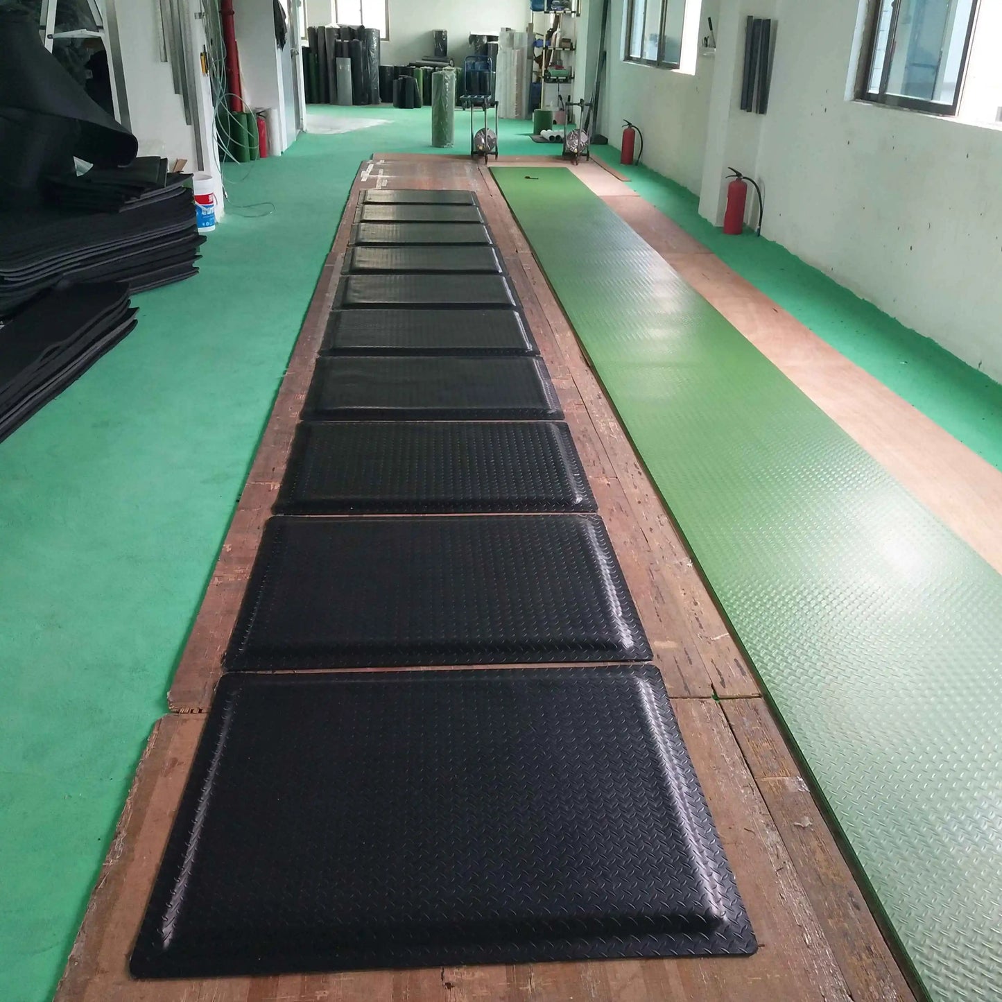 60*90cm Antistatic ESD PVC Rubber Floor Anti Fatigue Mat Production Line Shock Absorption Mat ESD Anti-Fatigue Mat